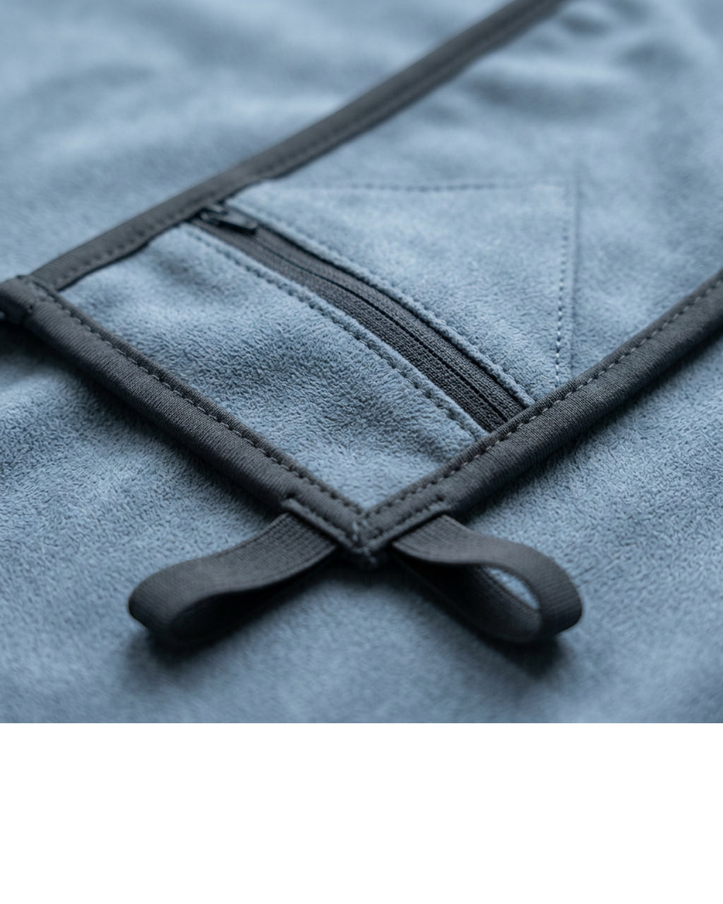 Zedro Suede Microfiber Fitness Towel with Zipper Pocket 82 x 34 cm Dusty Blue - Detail view