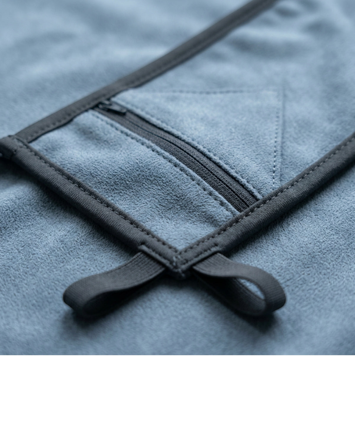 Zedro Suede Microfiber Fitness Towel with Zipper Pocket 82 x 34 cm Dusty Blue - Detail view